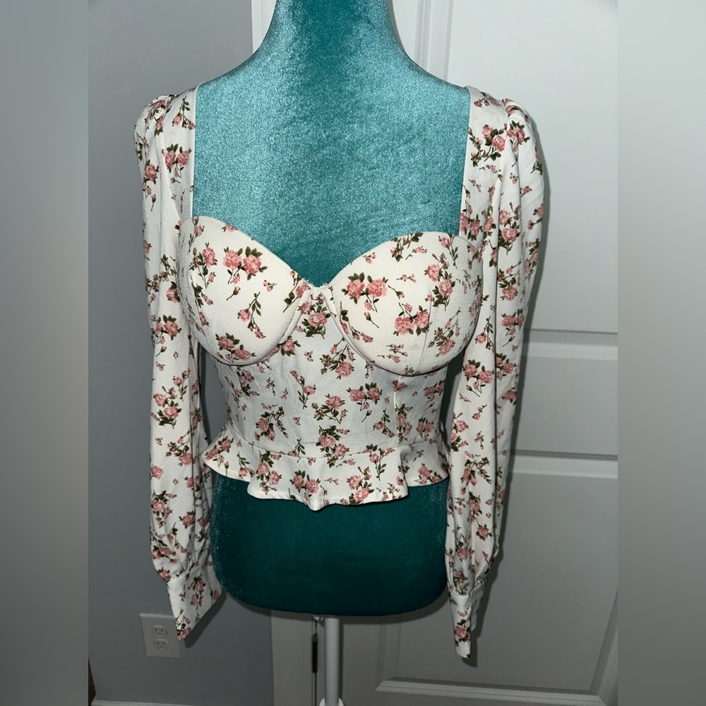 Floral long sleeve top 👚✨